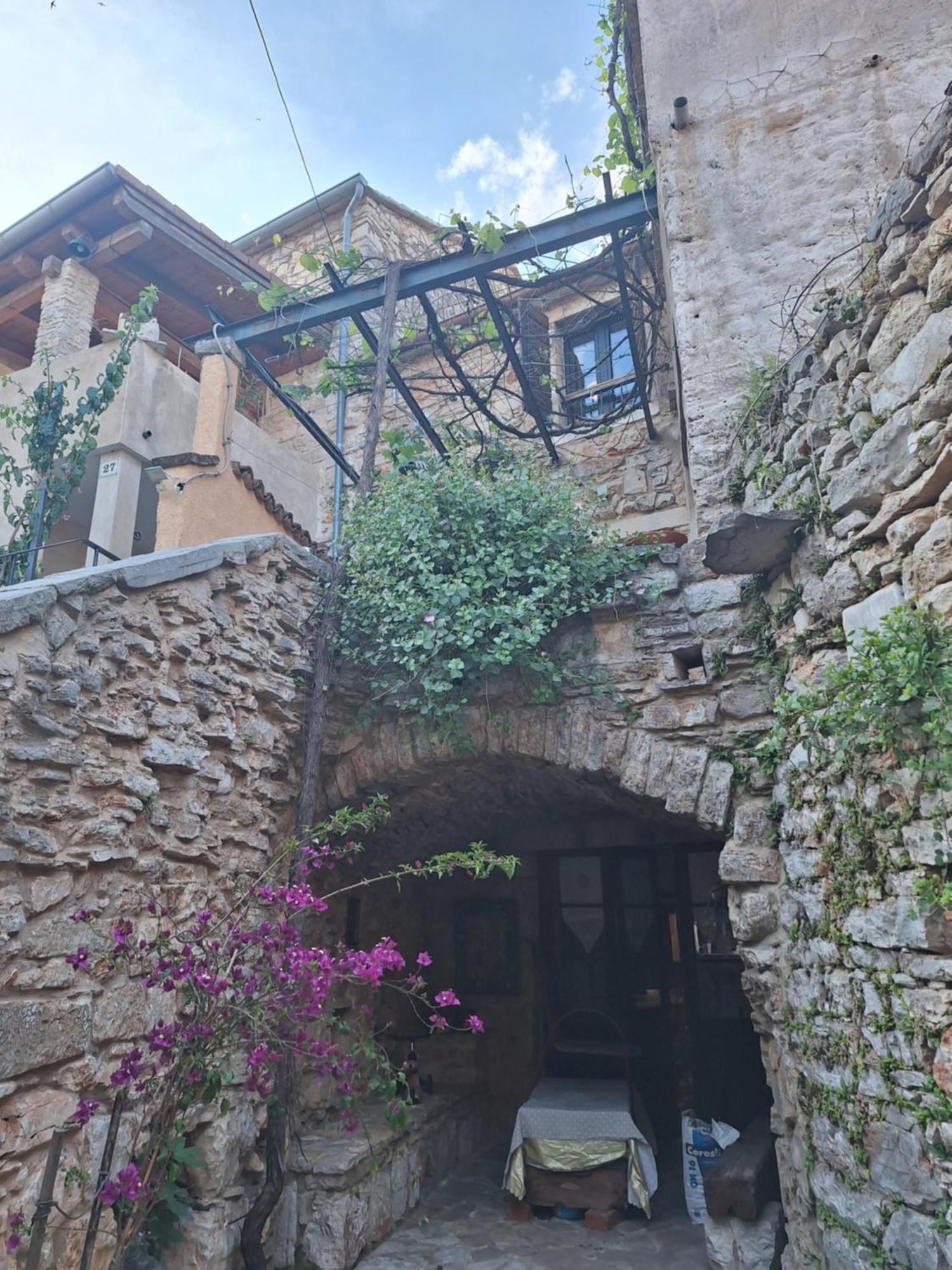 Apartment George Stari Grad  Esterno foto